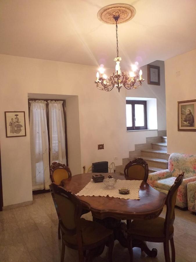 La Casa Di Lina Apartment Sezze Luaran gambar