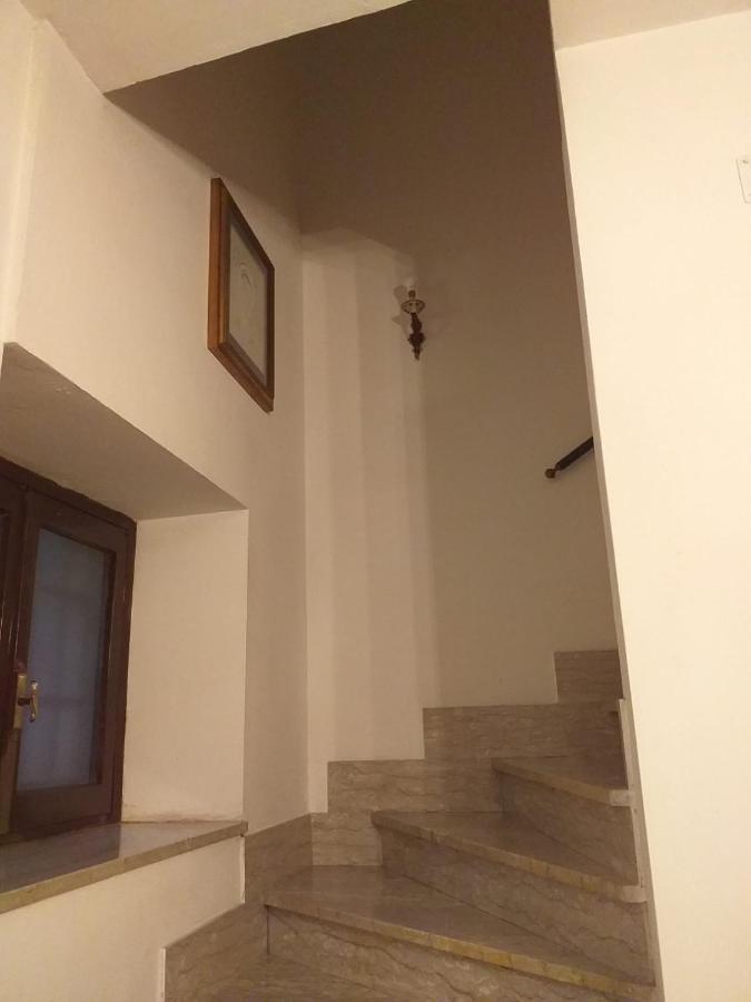 La Casa Di Lina Apartment Sezze Luaran gambar